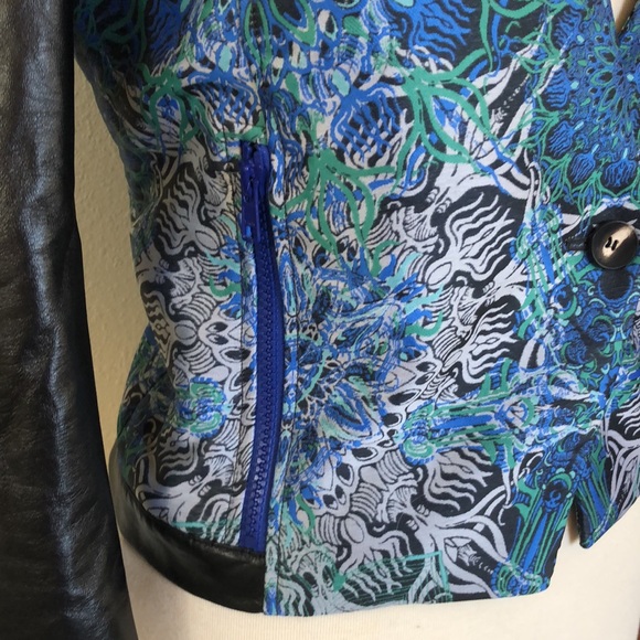 Helmut Lang flower medallion leather V neck jacket - Picture 5 of 7